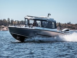 Silver Seahawk Cabin + Honda BF150 D XRU